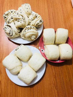 明日主食:饅頭芝麻卷