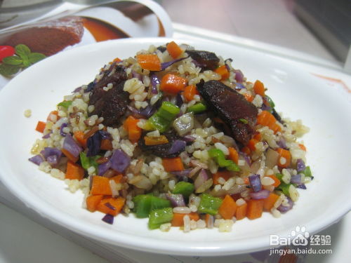 快速主食 彩蔬臘腸雜糧飯