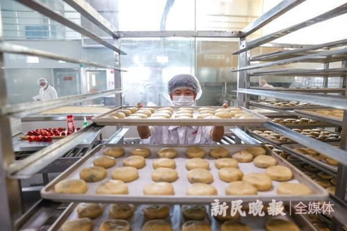 中秋月餅開爐生產